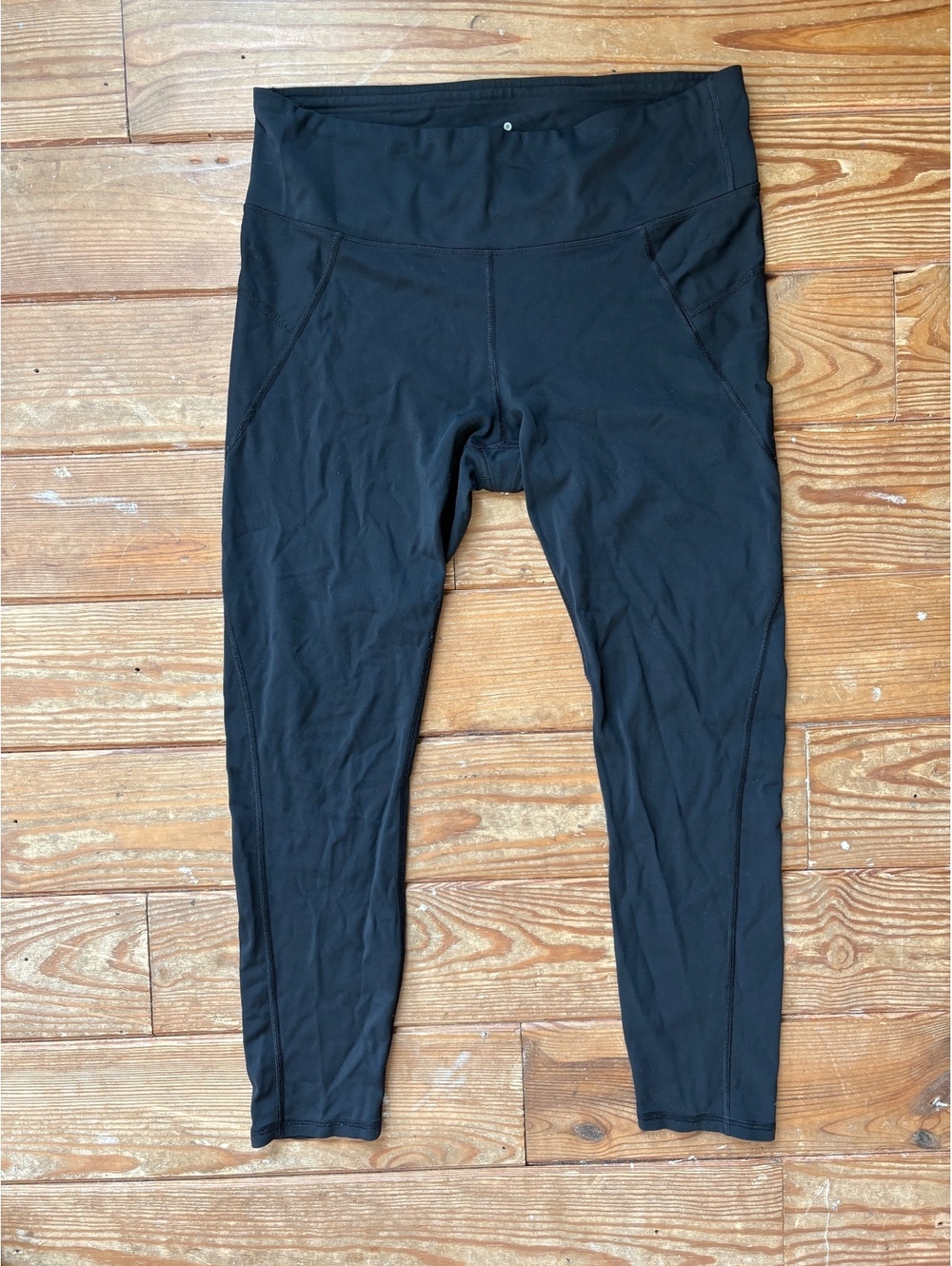 Athleta Black High Rise 7/8 Pocket Leggings Size L